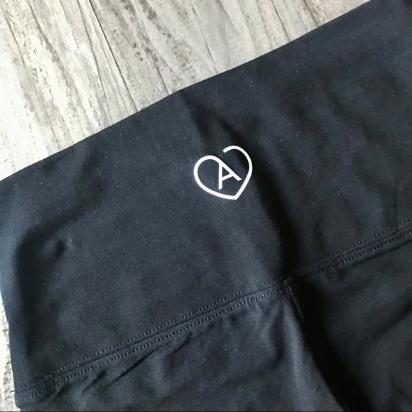 ARITZIA Community Relief TNA Atmosphere Leggings🖤 - Picture 3 of 9